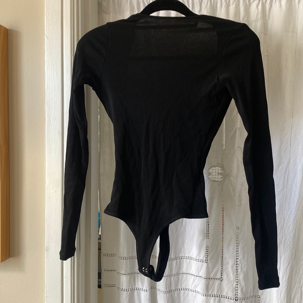 GoldsignThe Rib Deep V Back Bodysuit black